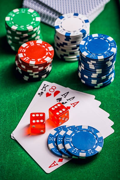 Pemain armsx2 berinteraksi dengan dealer Baccarat melalui fitur chat real-time